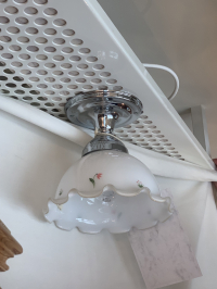 Deckenlampe mit geschwungenem Glas