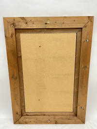 Golfarbener Spiegel mit Muster