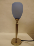 Tischleuchte chrom matt, Glasschirm blau satiniert